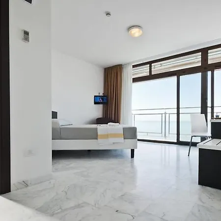 Hotel Rondine 3*