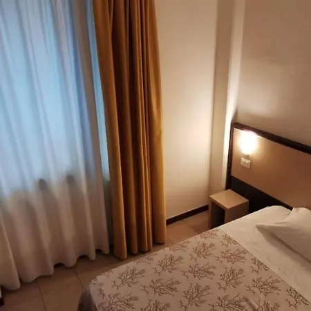 Hotel Rondine 3*