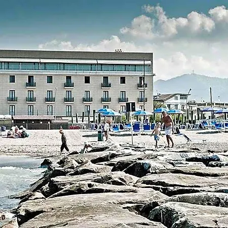 Hotel Rondine Marinella di Sarzana