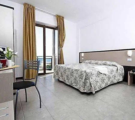 Rondine Hotel 3*