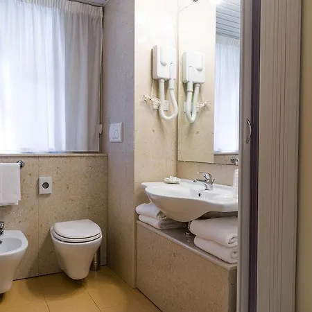 Hotel Rondine 3*