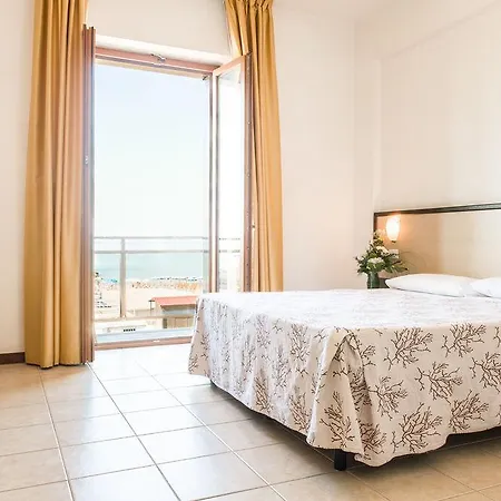 Rondine Hotel 3*